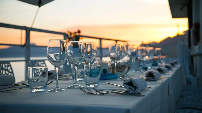 Jak zorganizować niezapomniany event w Gdańsku: Poradnik dla miłośników dobrej restauracji nad Motławą