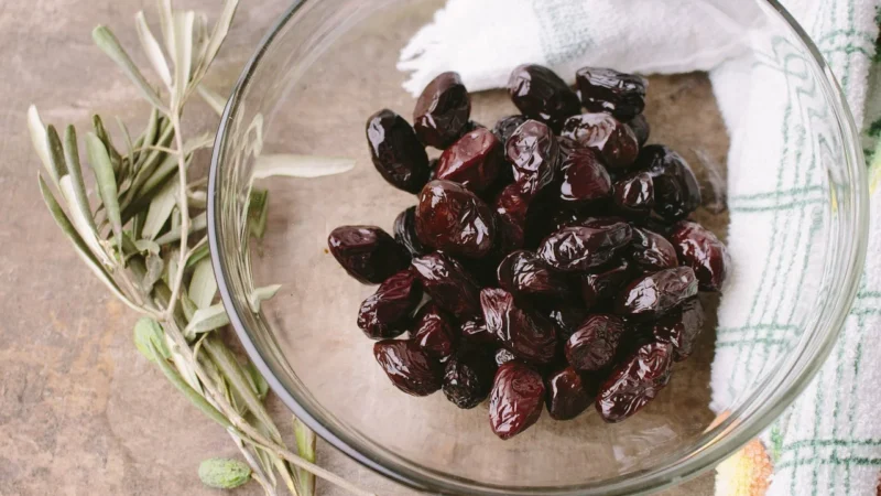 Mk Hutesa Oliwki Czarne Bez Pestek 900G