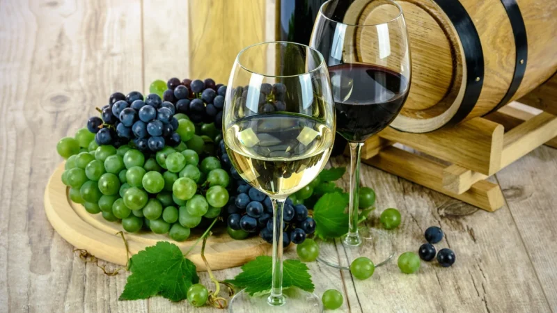 Chaczapuri i smaki Kaukazu: restauracje, kuchnia i gruzińskie wino